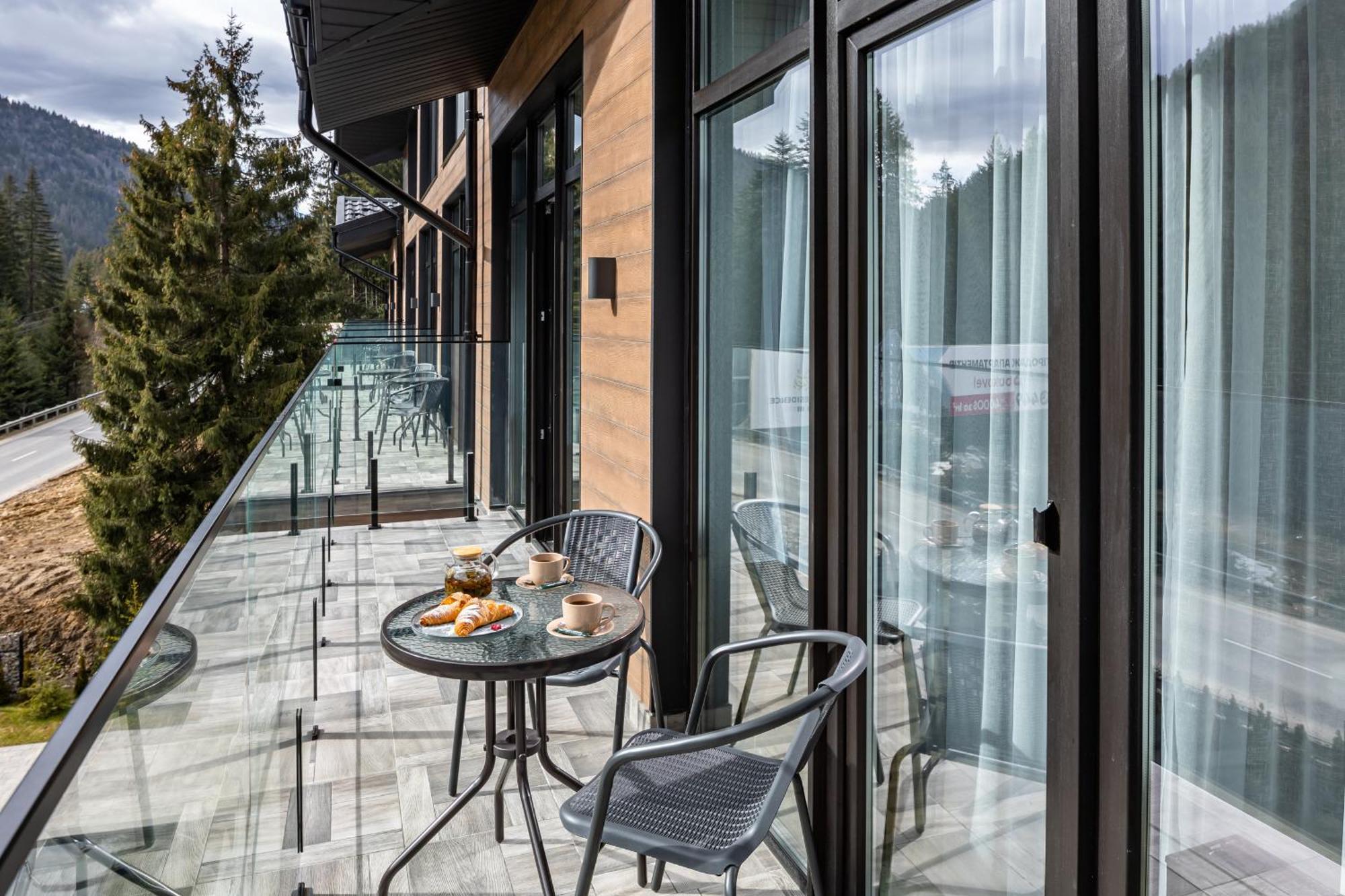 Wood Hotel Resort & Spa Bukovel Exterior photo